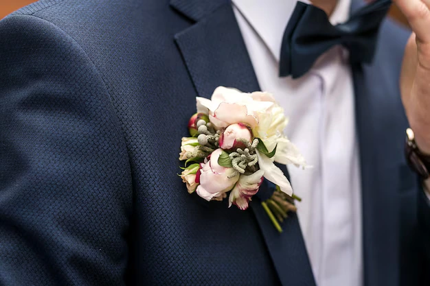 Wedding Suit vs. Tuxedo: Which Is Right for Your Ceremony?
